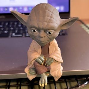 Star Wars Yoda Bobble Head Sitting Figurine